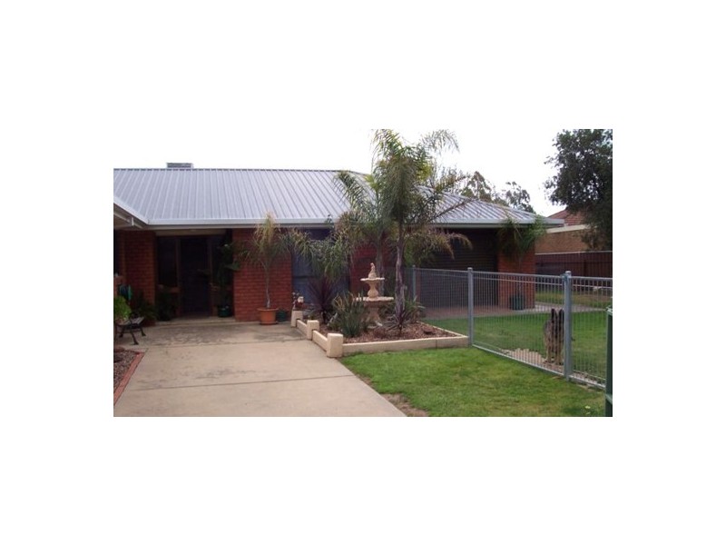 11 Valverde Crt, Thurgoona NSW 2640