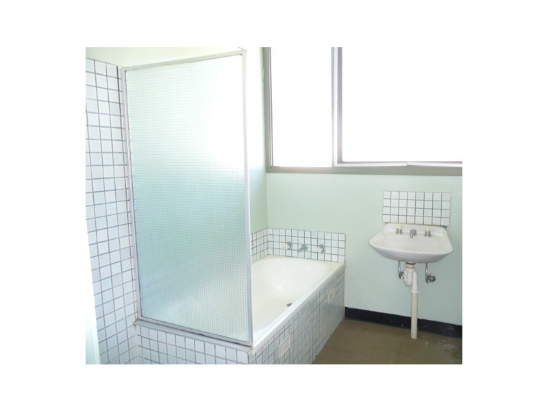 6 Alti Place, Lavington NSW 2641