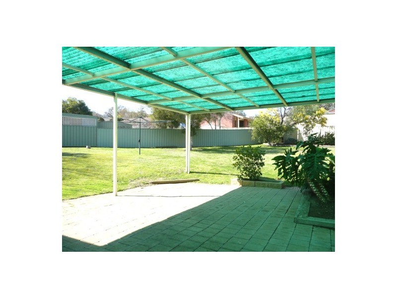 6 Alti Place, Lavington NSW 2641