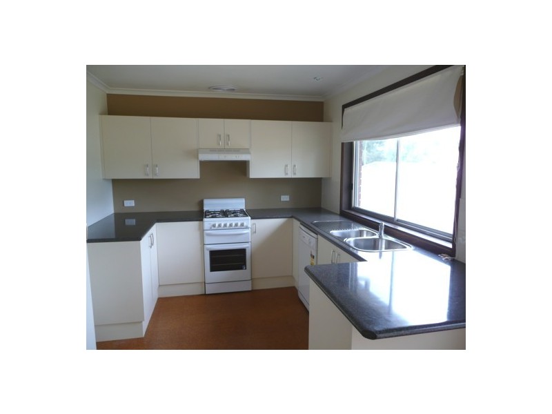 43  Hotham Circ, Thurgoona NSW 2640