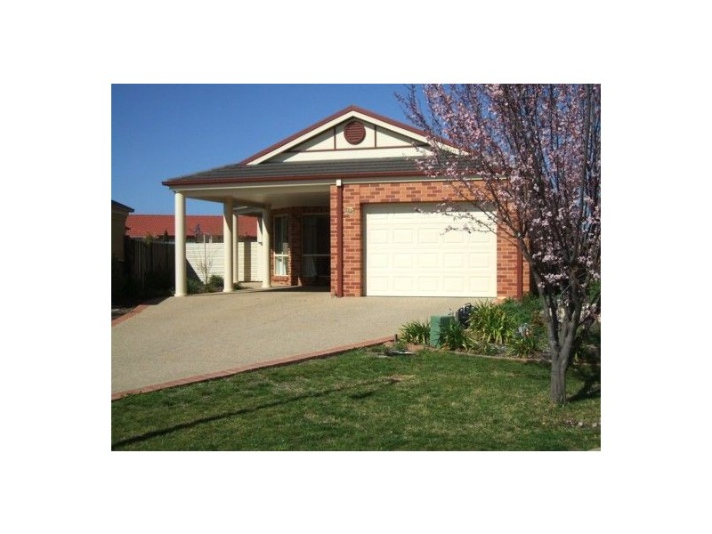 15 Beaus CRt, East Albury NSW 2640