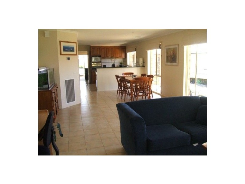 15 Beaus CRt, East Albury NSW 2640