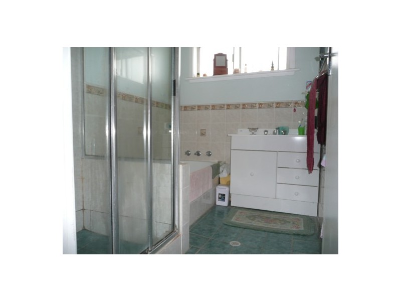 1102 Wingara St, North Albury NSW 2640