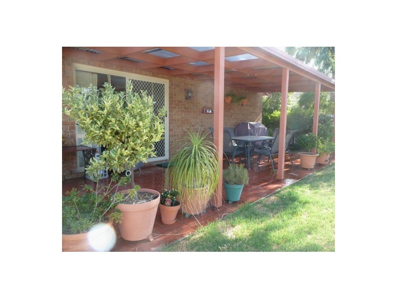 364 Shelley Ave, Lavington NSW 2641