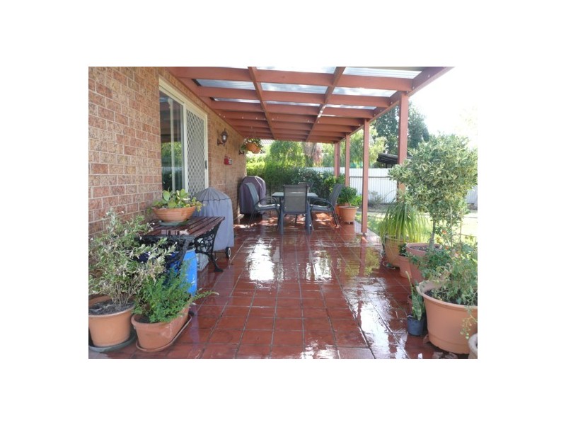 364 Shelley Ave, Lavington NSW 2641