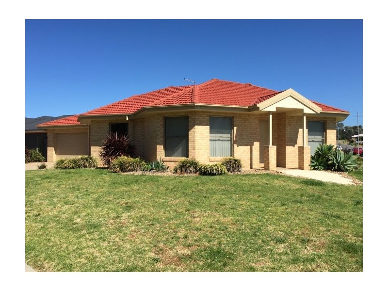 77 Egret Way, Thurgoona NSW 2640