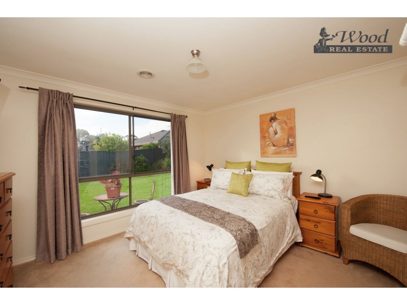 104 Hotham Circuit, Thurgoona NSW 2640