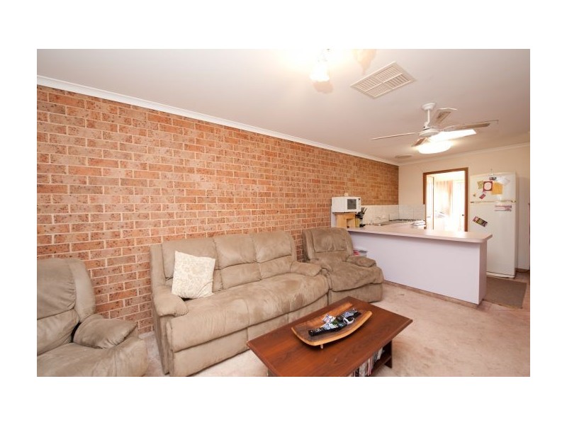 2/232 Alexandra Street, East Albury NSW 2640
