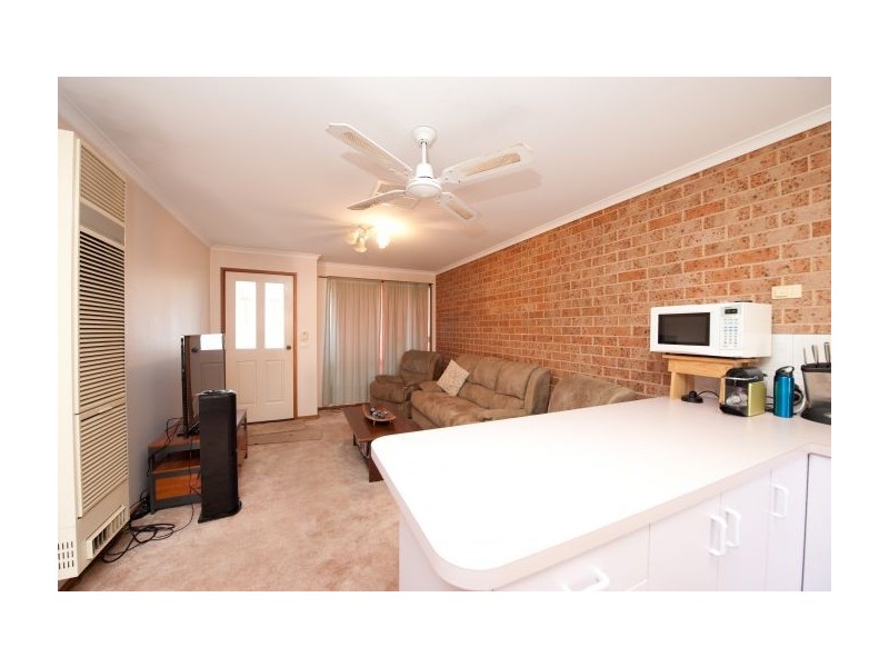 2/232 Alexandra Street, East Albury NSW 2640