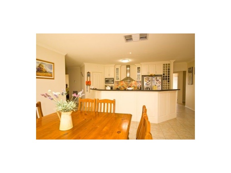 115 Newton Circ, Thurgoona NSW 2640