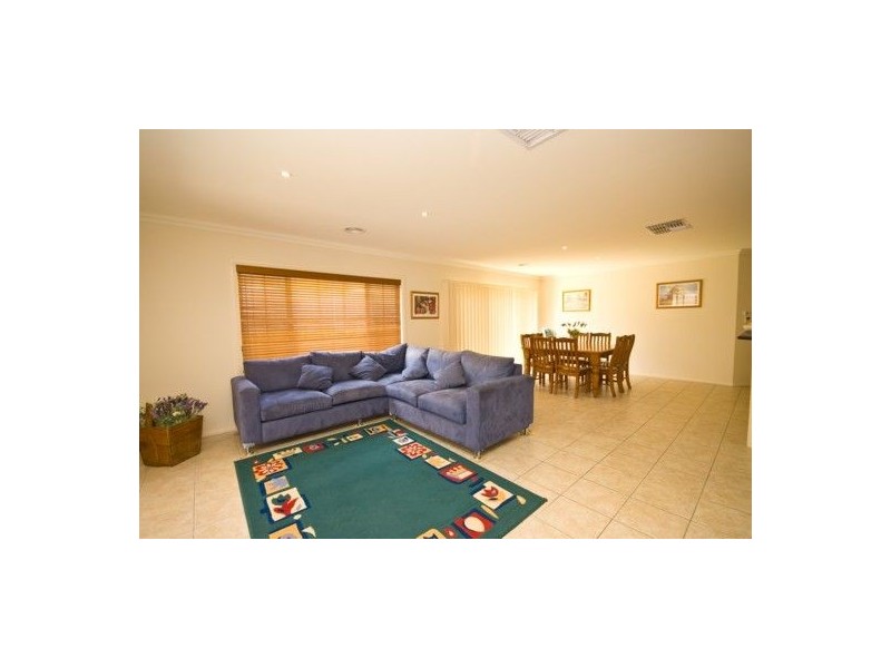 115 Newton Circ, Thurgoona NSW 2640