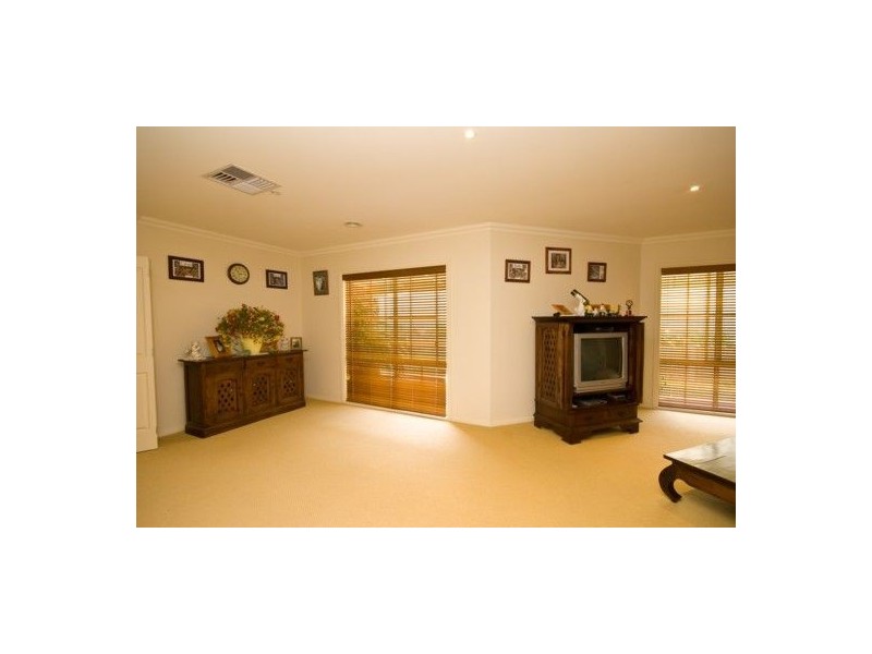 115 Newton Circ, Thurgoona NSW 2640