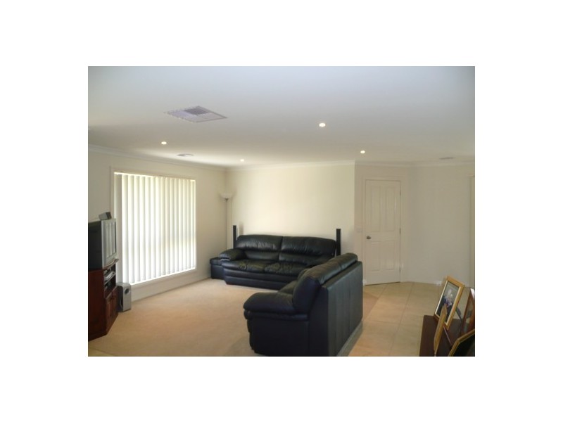 87 Adams Street, Jindera NSW 2642