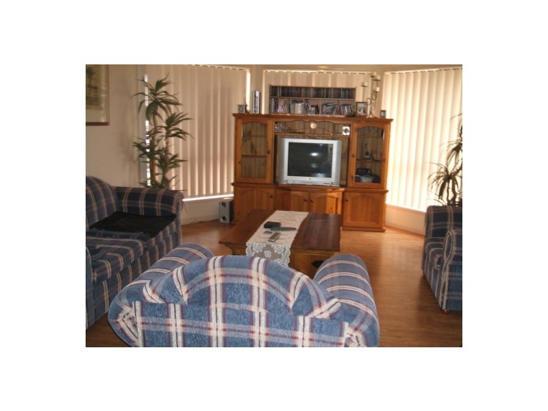 1 St Levans Circuit, Lavington NSW 2641