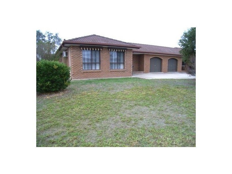 2/410 Ross Circuit, Lavington NSW 2641
