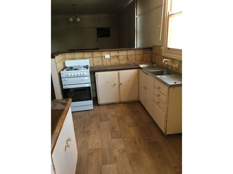 319 Curlew Crescent, Albury NSW 2640