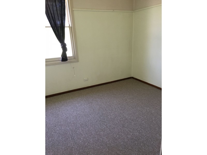 319 Curlew Crescent, Albury NSW 2640