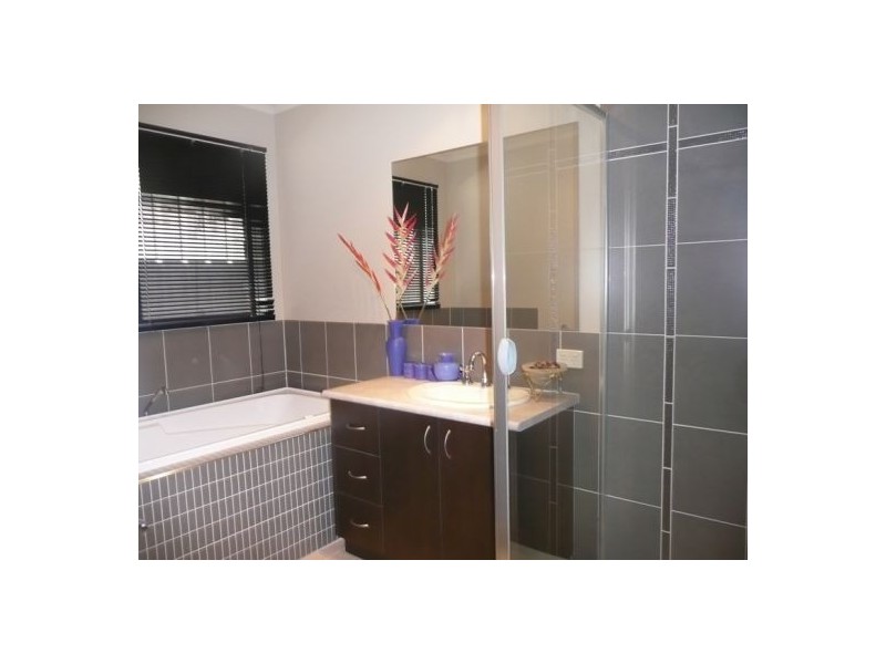 56 Dryandra Way, Thurgoona NSW 2640