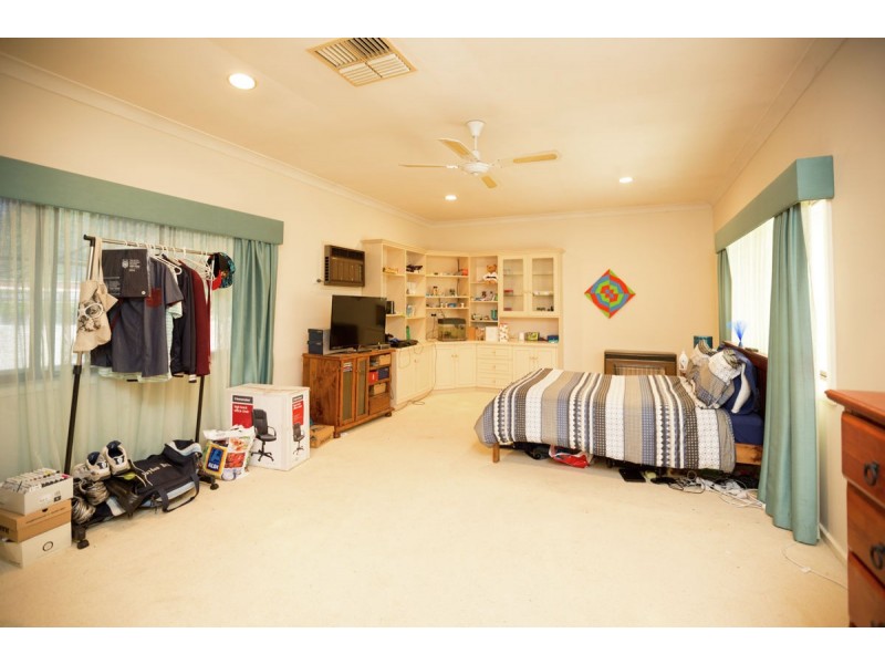 237 Kooba Street, North Albury NSW 2640