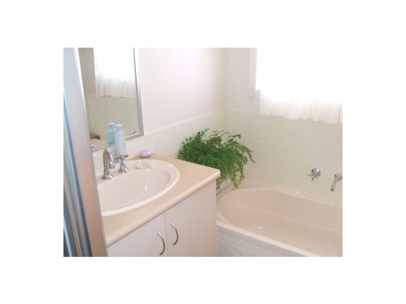 Unit 1-107 Mitchell St, Jindera NSW 2642