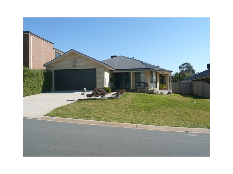 21  Mountain Way, Lavington NSW 2641