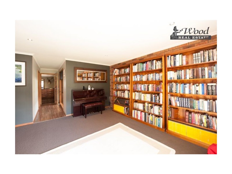 14 Buronga Dr, Lavington NSW 2641