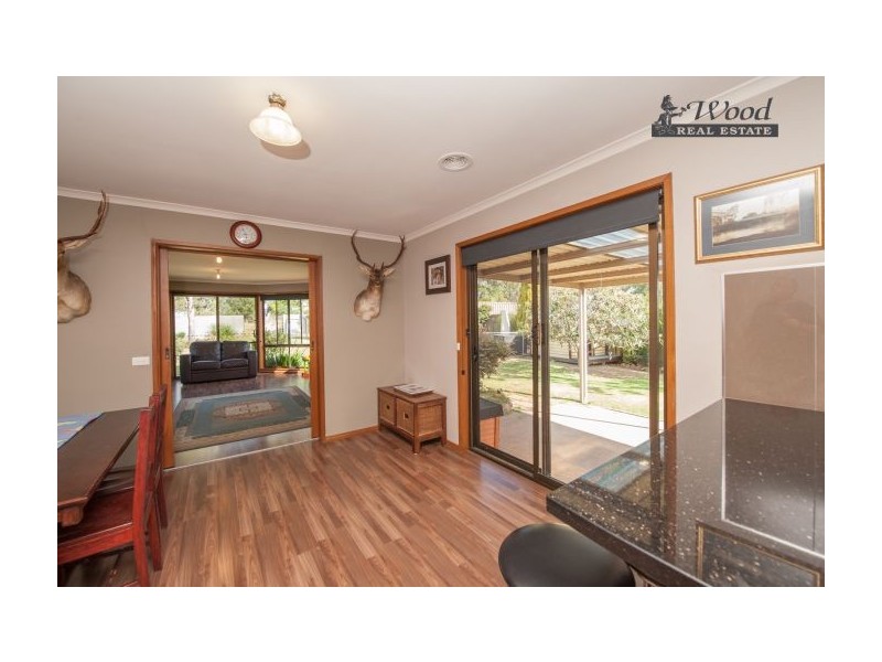 14 Buronga Dr, Lavington NSW 2641