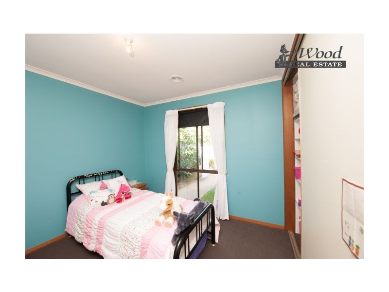 14 Buronga Dr, Lavington NSW 2641