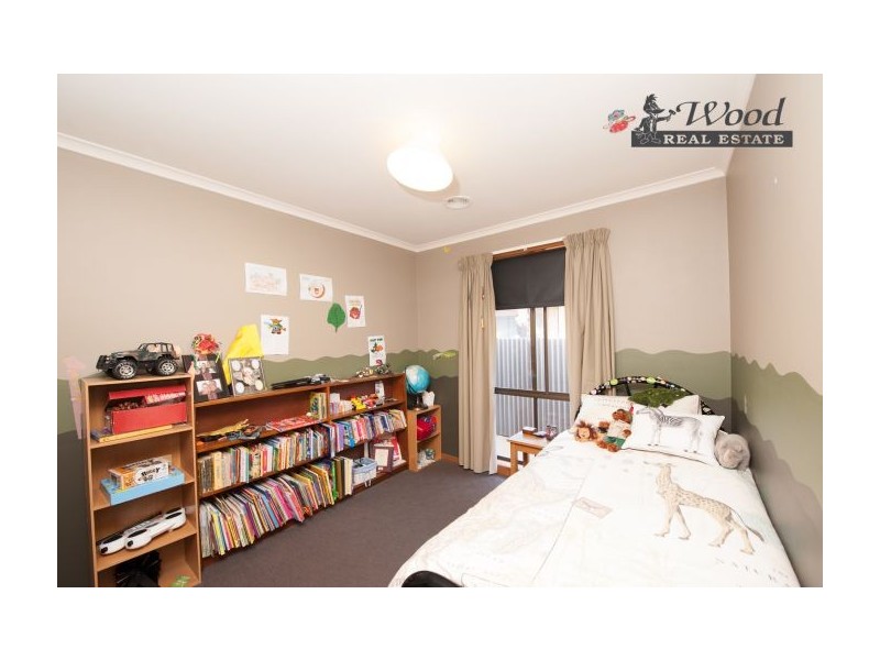 14 Buronga Dr, Lavington NSW 2641