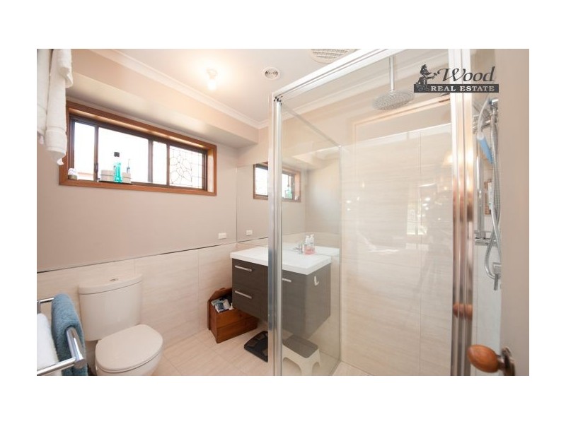 14 Buronga Dr, Lavington NSW 2641