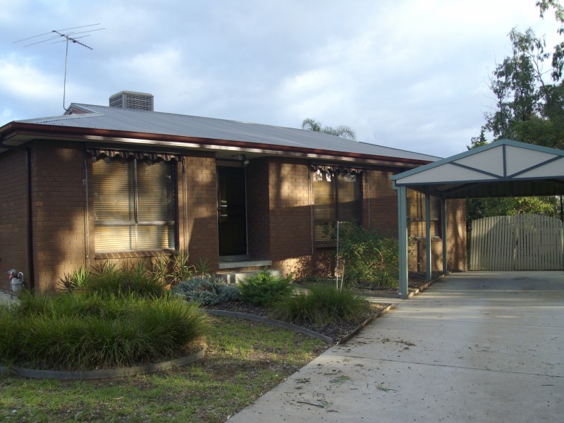 27 Yellowgum Way, Thurgoona NSW 2640