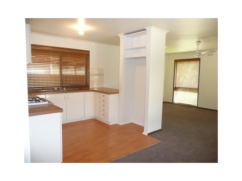 697 Lavis Street, East Albury NSW 2640