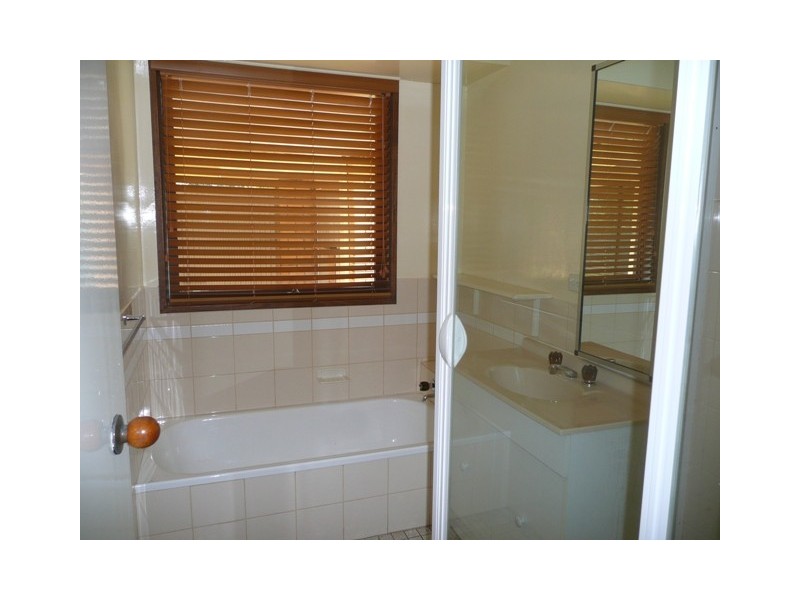 697 Lavis Street, East Albury NSW 2640