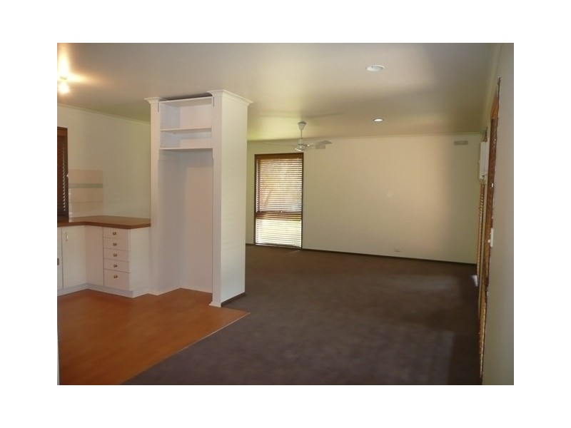697 Lavis Street, East Albury NSW 2640