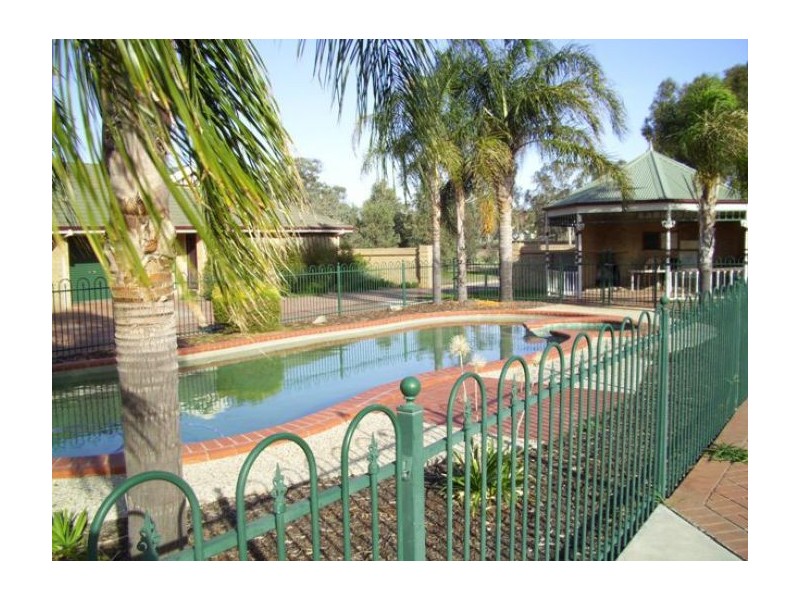 2/14 Tristan Court, Lavington NSW 2641