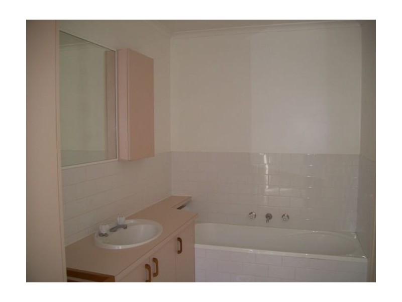 2/14 Tristan Court, Lavington NSW 2641