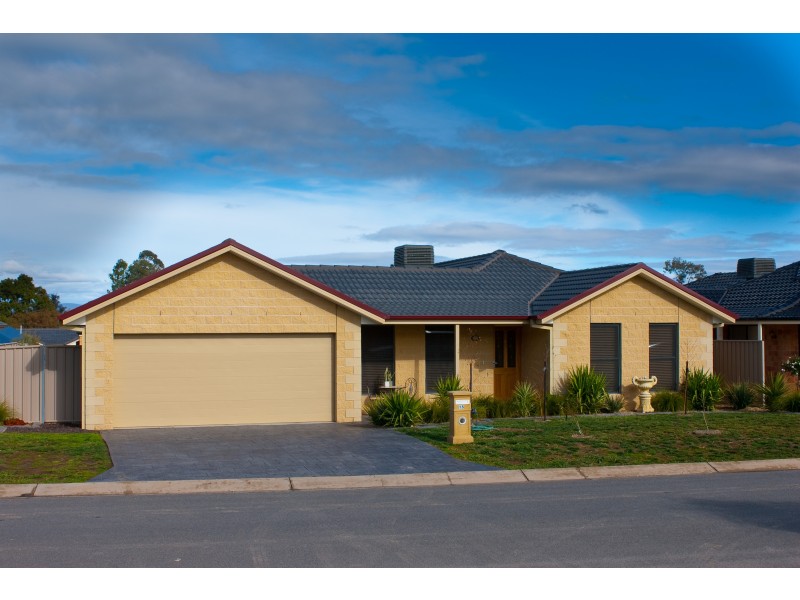 15 Darga Place, Lavington NSW 2641