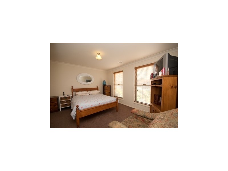 15 Darga Place, Lavington NSW 2641