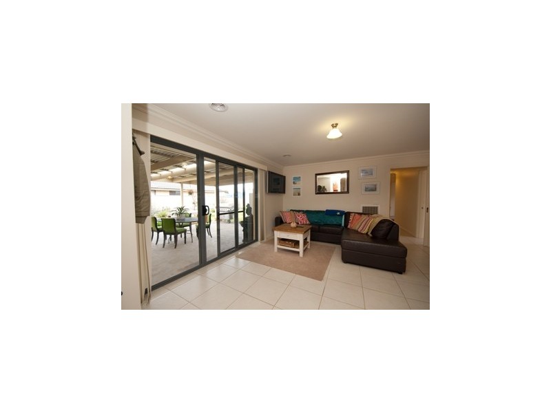 15 Darga Place, Lavington NSW 2641