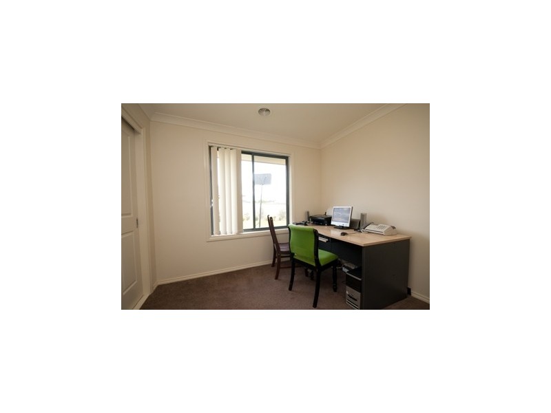 15 Darga Place, Lavington NSW 2641