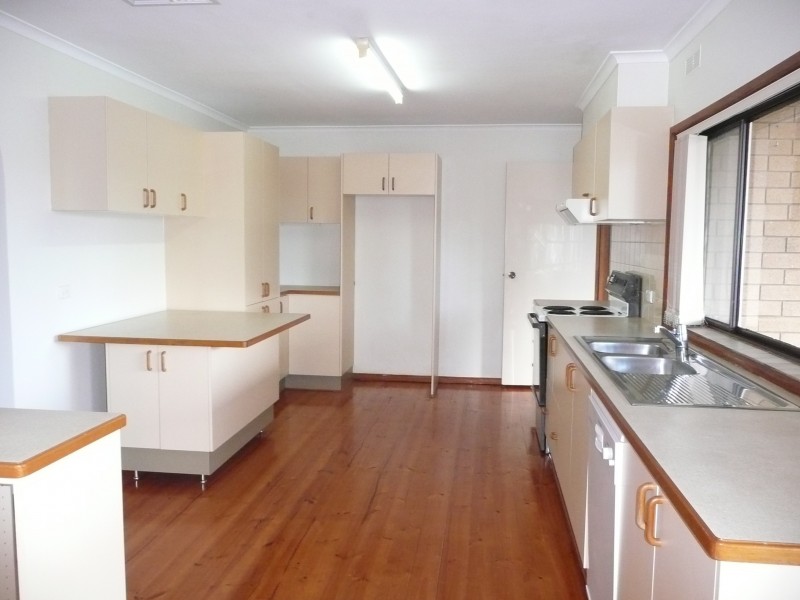 2 Hotham Circuit, Thurgoona NSW 2640