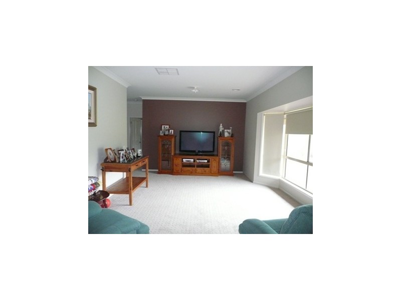 123 Pioneer Dr, Jindera NSW 2642