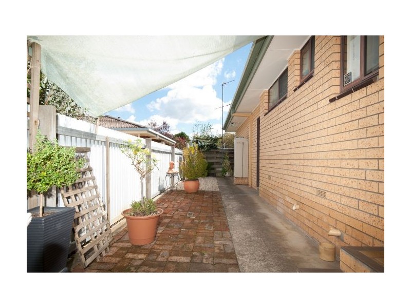 1/405 Ross Circuit, Lavington NSW 2641