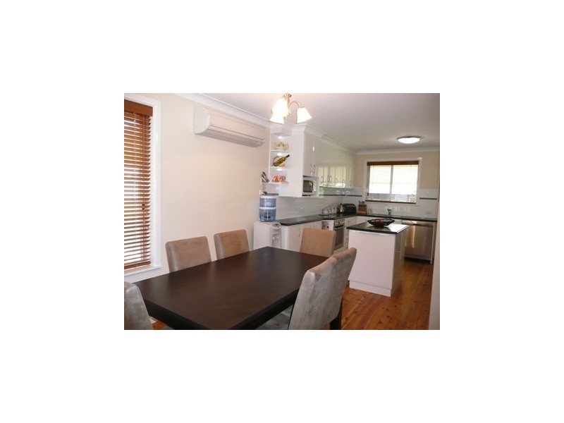 477 Kotthoff St, Lavington NSW 2641