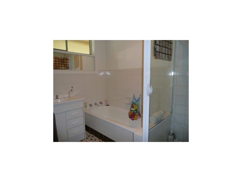 477 Kotthoff St, Lavington NSW 2641