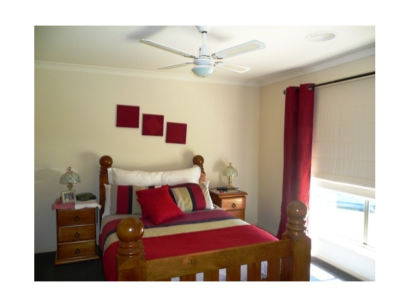 24 Telopea Street, Thurgoona NSW 2640