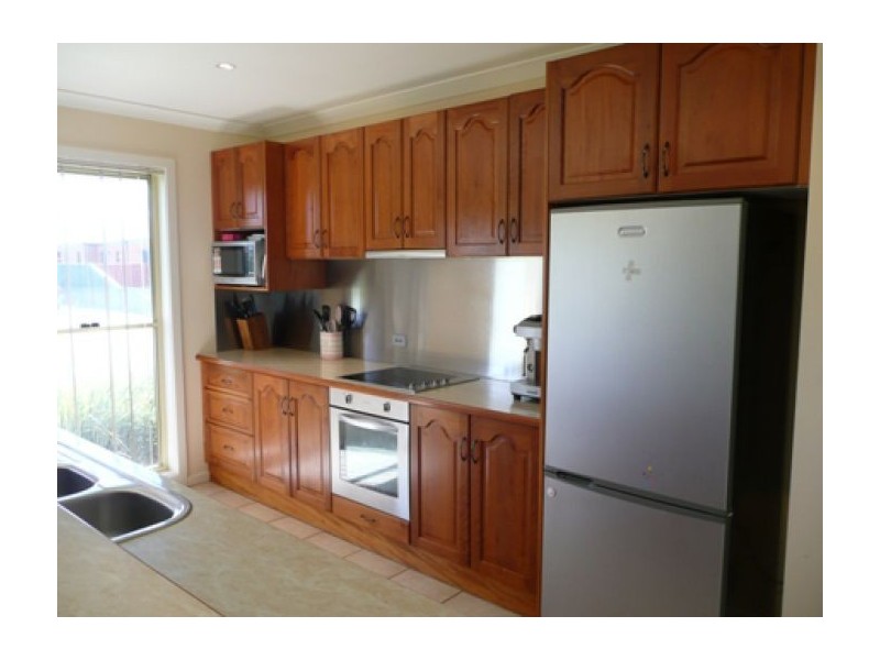 56 Robbins Dr, East Albury NSW 2640