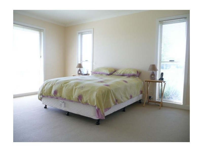 56 Robbins Dr, East Albury NSW 2640