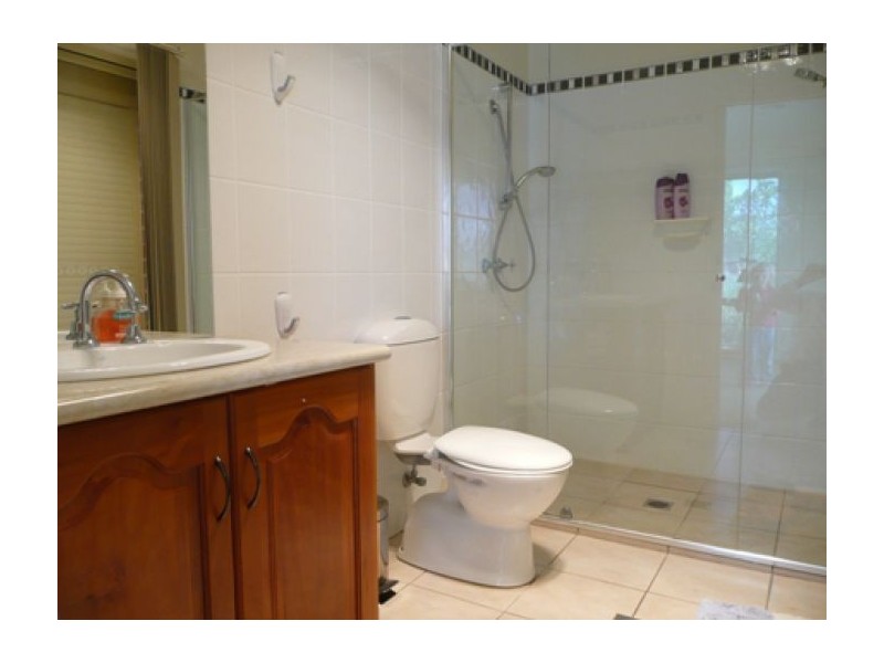 56 Robbins Dr, East Albury NSW 2640