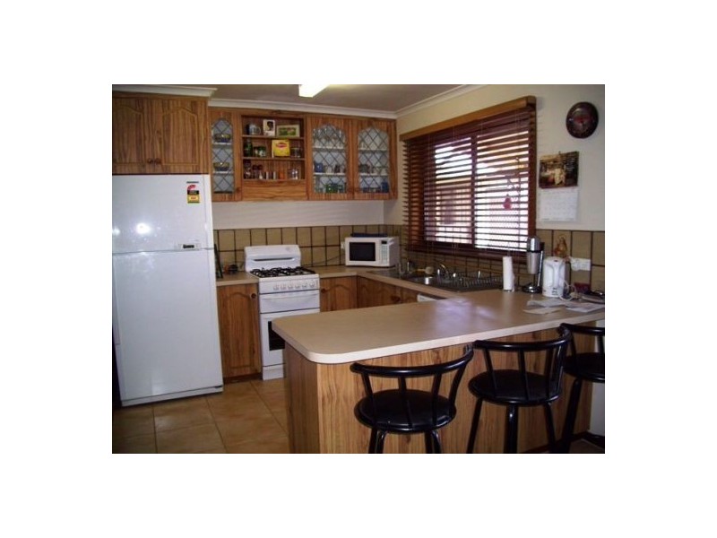 6 Lindisfarne Court, Thurgoona NSW 2640